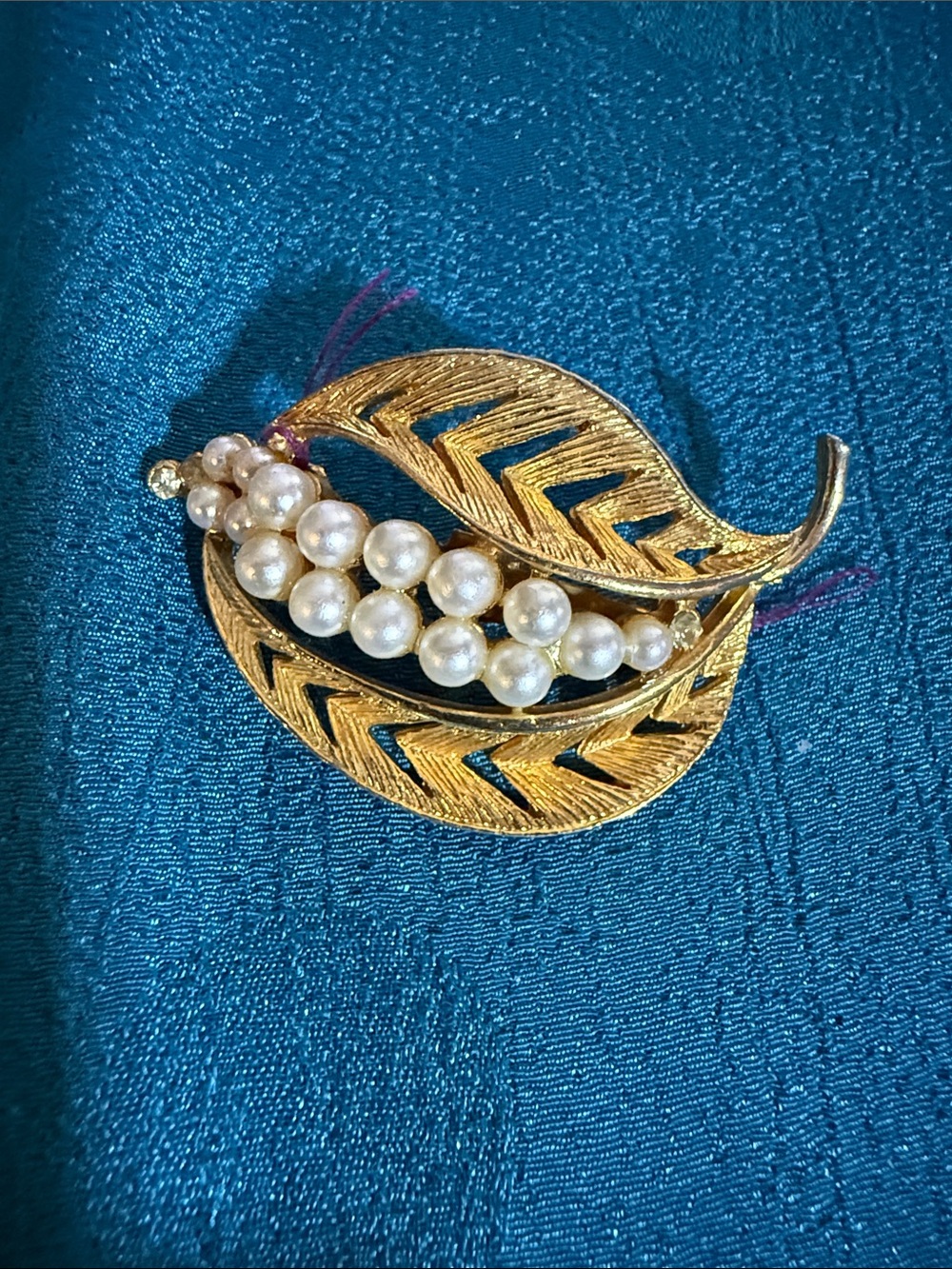 Gold-Tone Leaf Brooch with Pearl Accents - Elegant Women's Jewelry